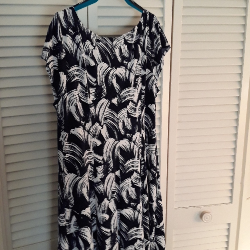 Dress - Picture 3 of 4